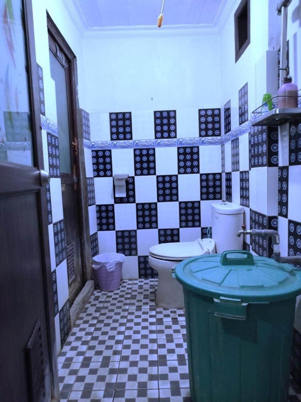 Kurnia Homestay Ternate Εξωτερικό φωτογραφία